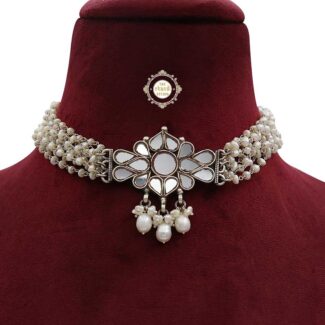 Ruhaniyat White Glass Choker Necklace