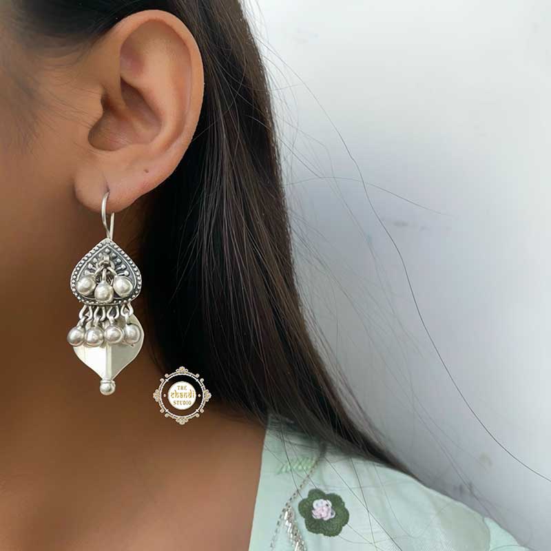 Noor, Paan Ghungroo Earring