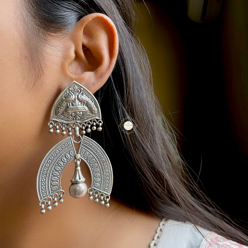 'Stop And Stare' Majestic Earring