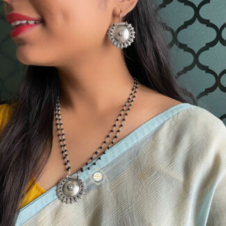 Noor Intricate 'Timeless Embossed' Mangalsutra