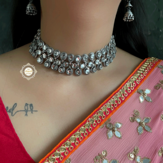 Versatile Kundan Thread Choker Necklace