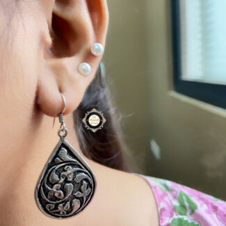 Nazaakat Chitai Earring