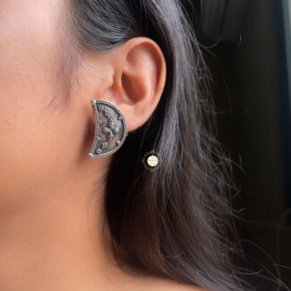 Rawa Crescent Moon Earring