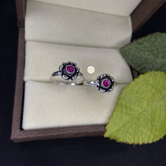 Floral Beauty Stone Toe Ring