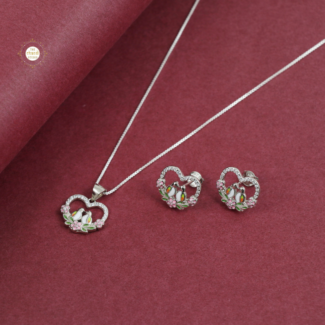 Sparkling Elegant Tota Necklace Set